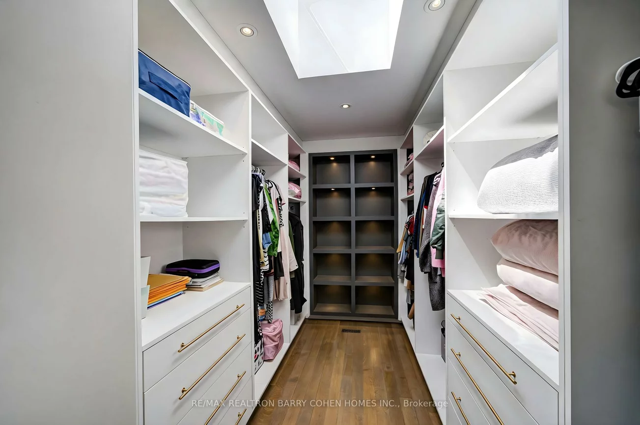 15, Ames, Banbury-Don Mills, Toronto