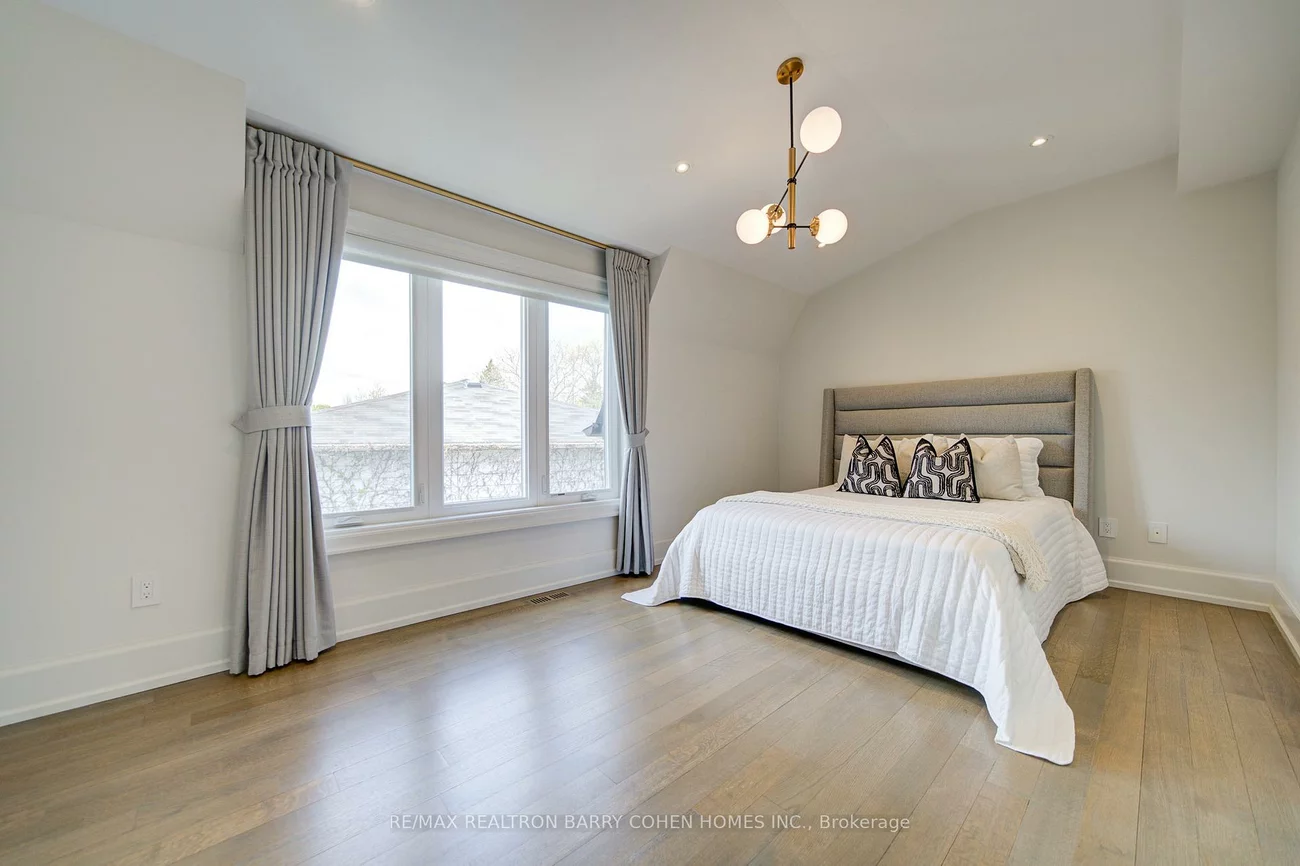 15, Ames, Banbury-Don Mills, Toronto