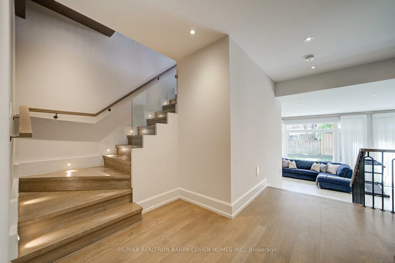 15, Ames, Banbury-Don Mills, Toronto