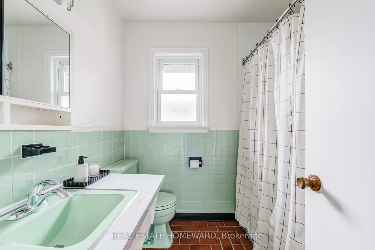 36, Hesketh, Victoria Village, Toronto