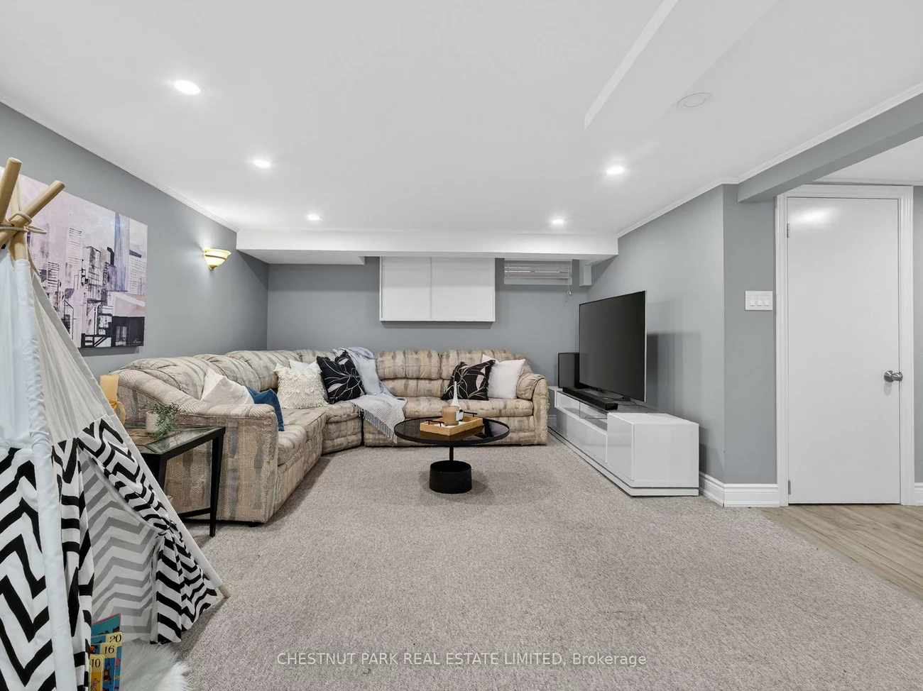 14, Servington, Mount Pleasant West, Toronto