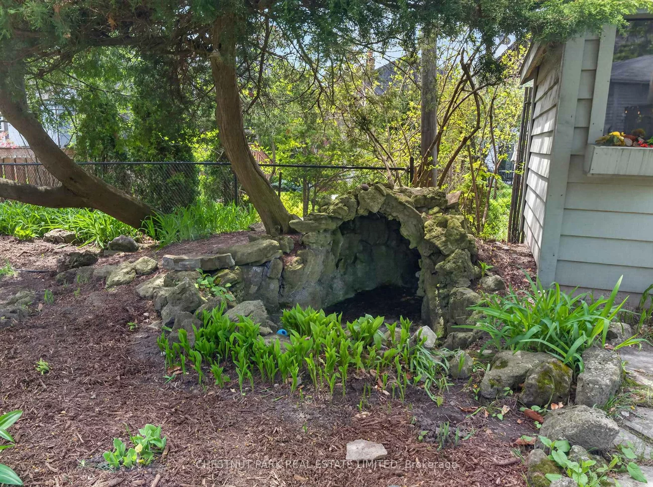 14, Servington, Mount Pleasant West, Toronto