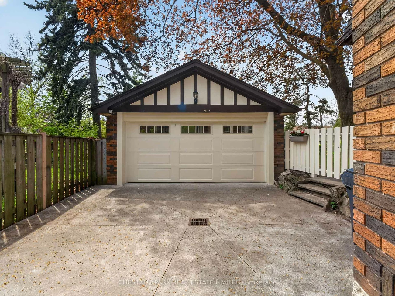 14, Servington, Mount Pleasant West, Toronto