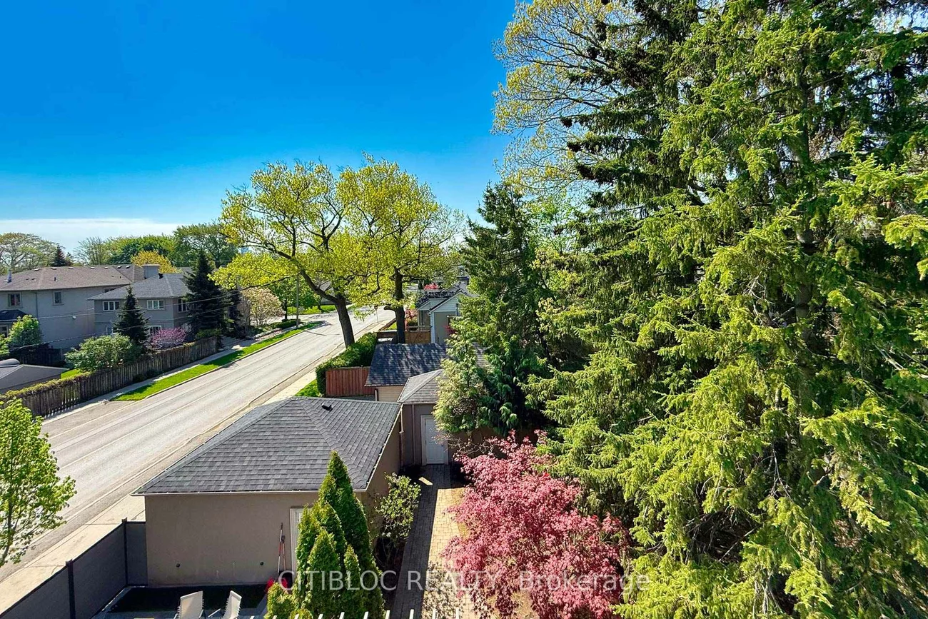 599, Woburn, Bedford Park-Nortown, Toronto