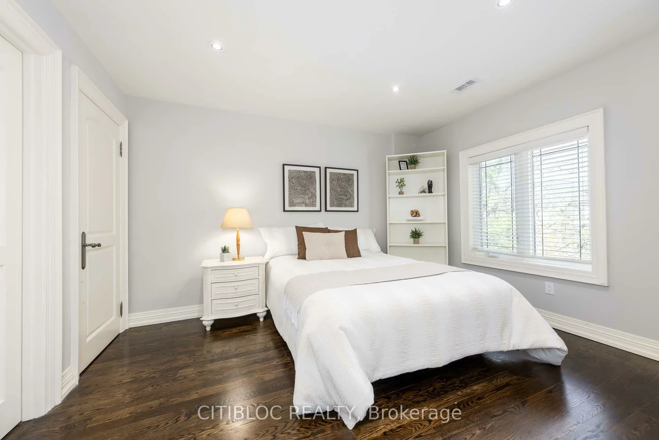 599, Woburn, Bedford Park-Nortown, Toronto