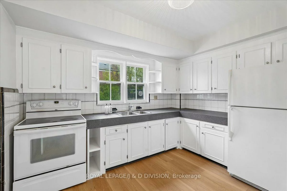 310, Glencairn, Lawrence Park South, Toronto