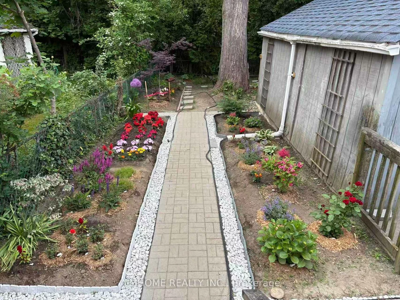 39, Brentcliffe, Leaside, Toronto