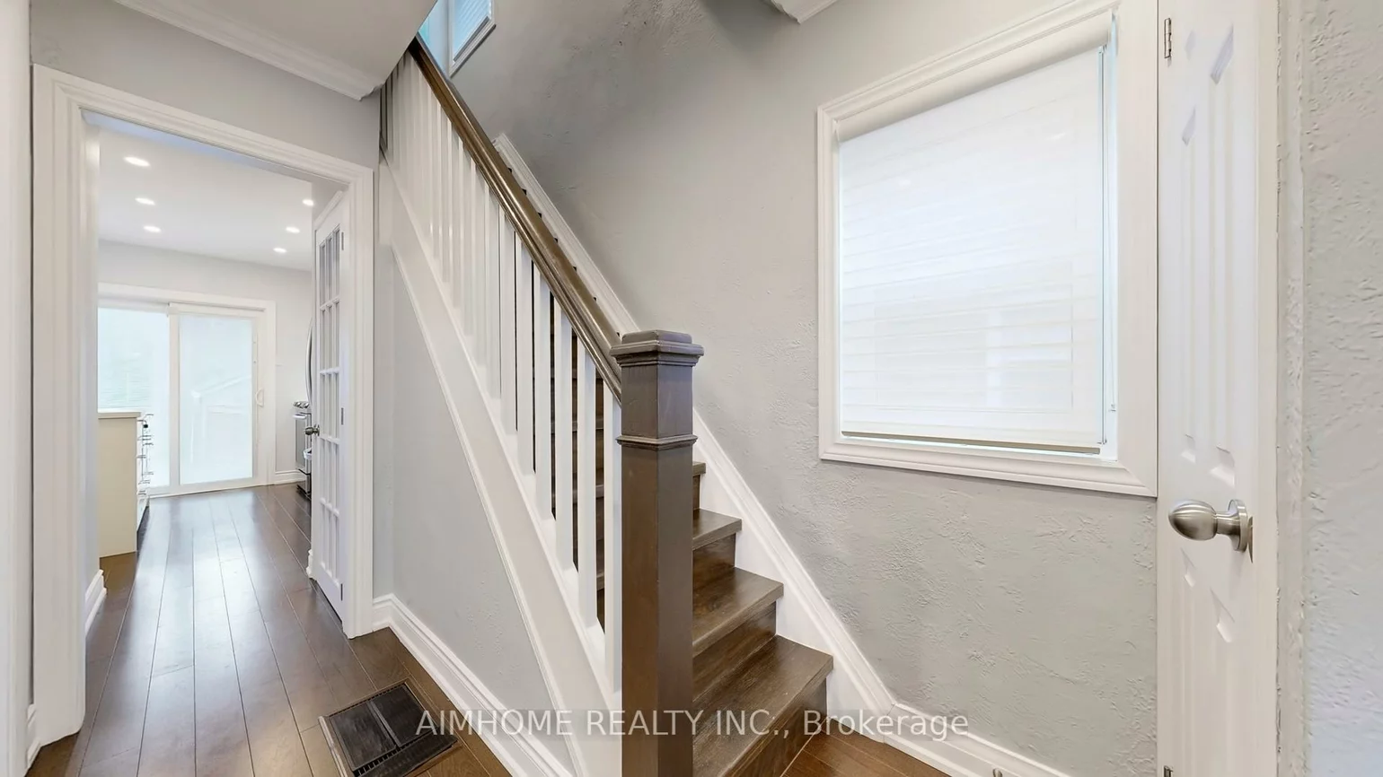 39, Brentcliffe, Leaside, Toronto