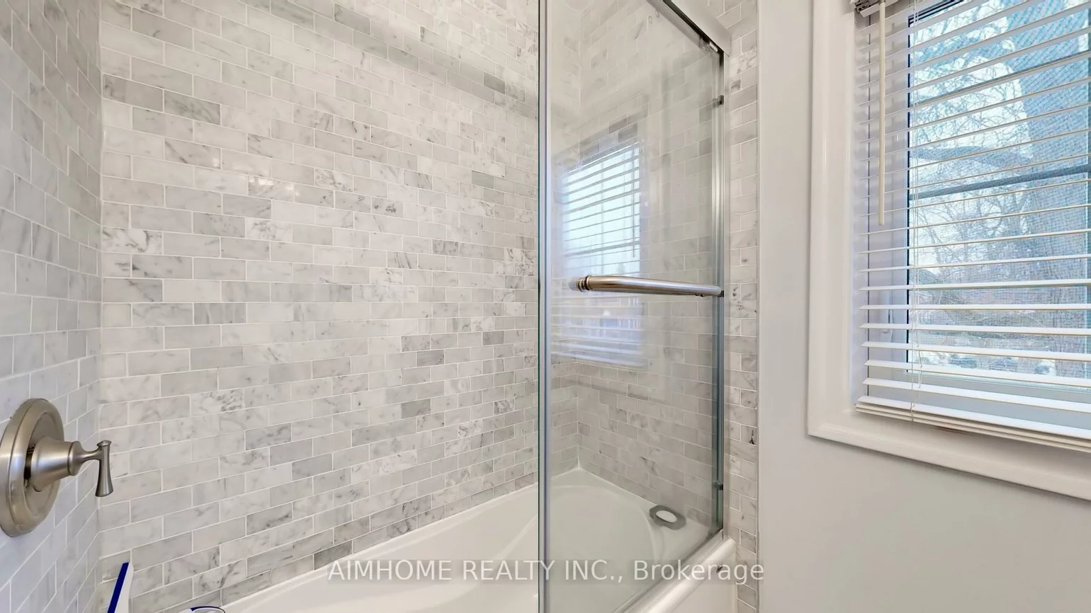 39, Brentcliffe, Leaside, Toronto