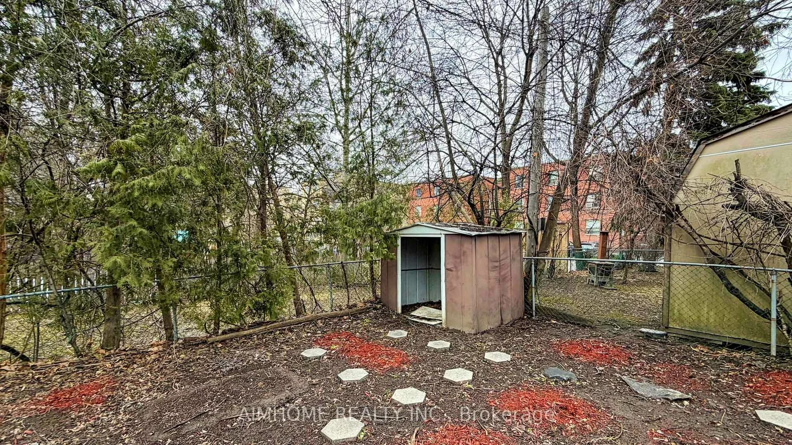 39, Brentcliffe, Leaside, Toronto