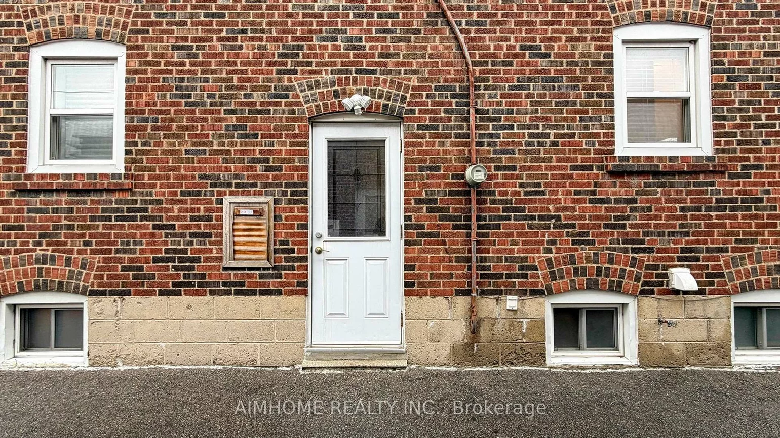 39, Brentcliffe, Leaside, Toronto