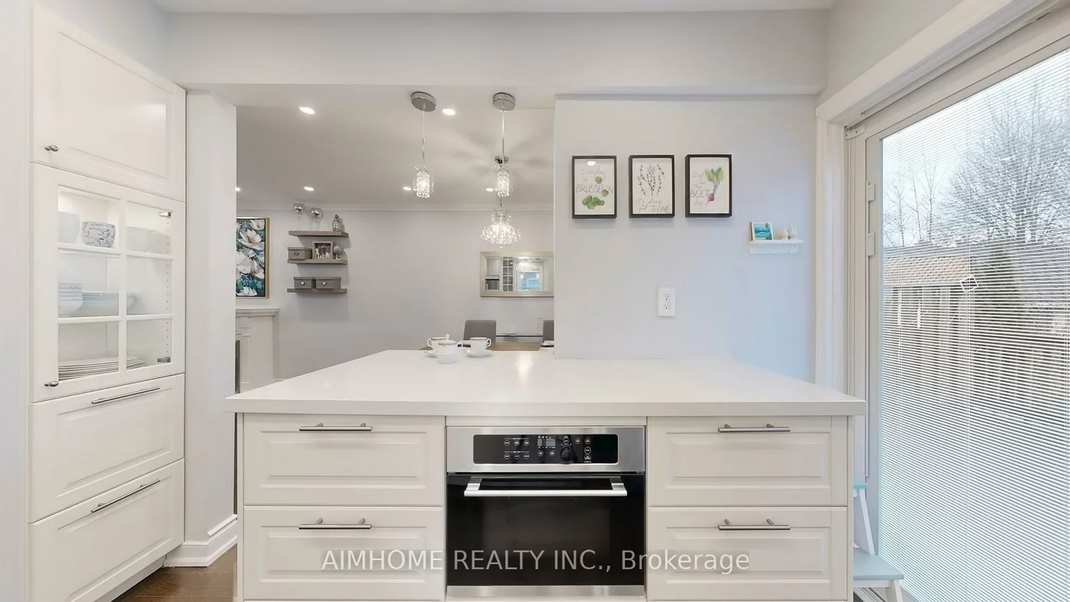 39, Brentcliffe, Leaside, Toronto