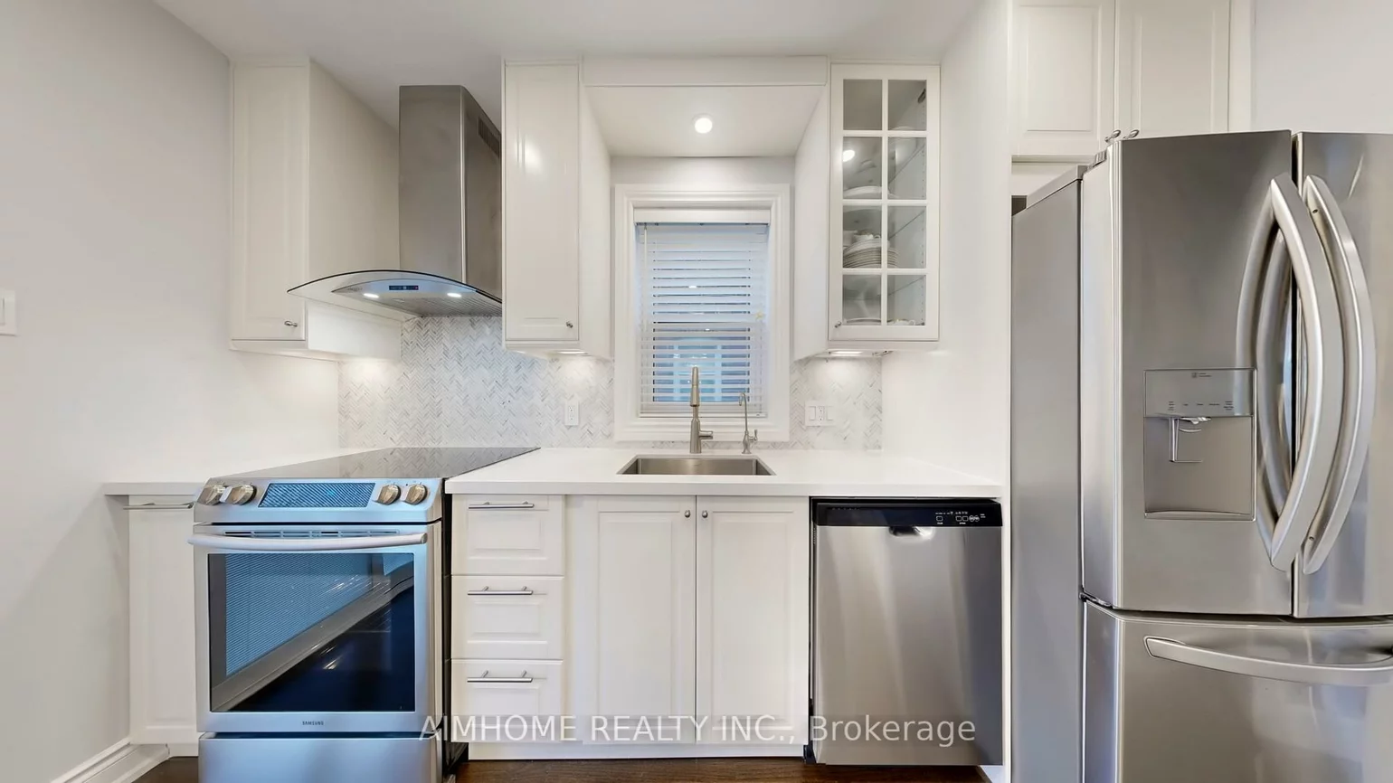 39, Brentcliffe, Leaside, Toronto