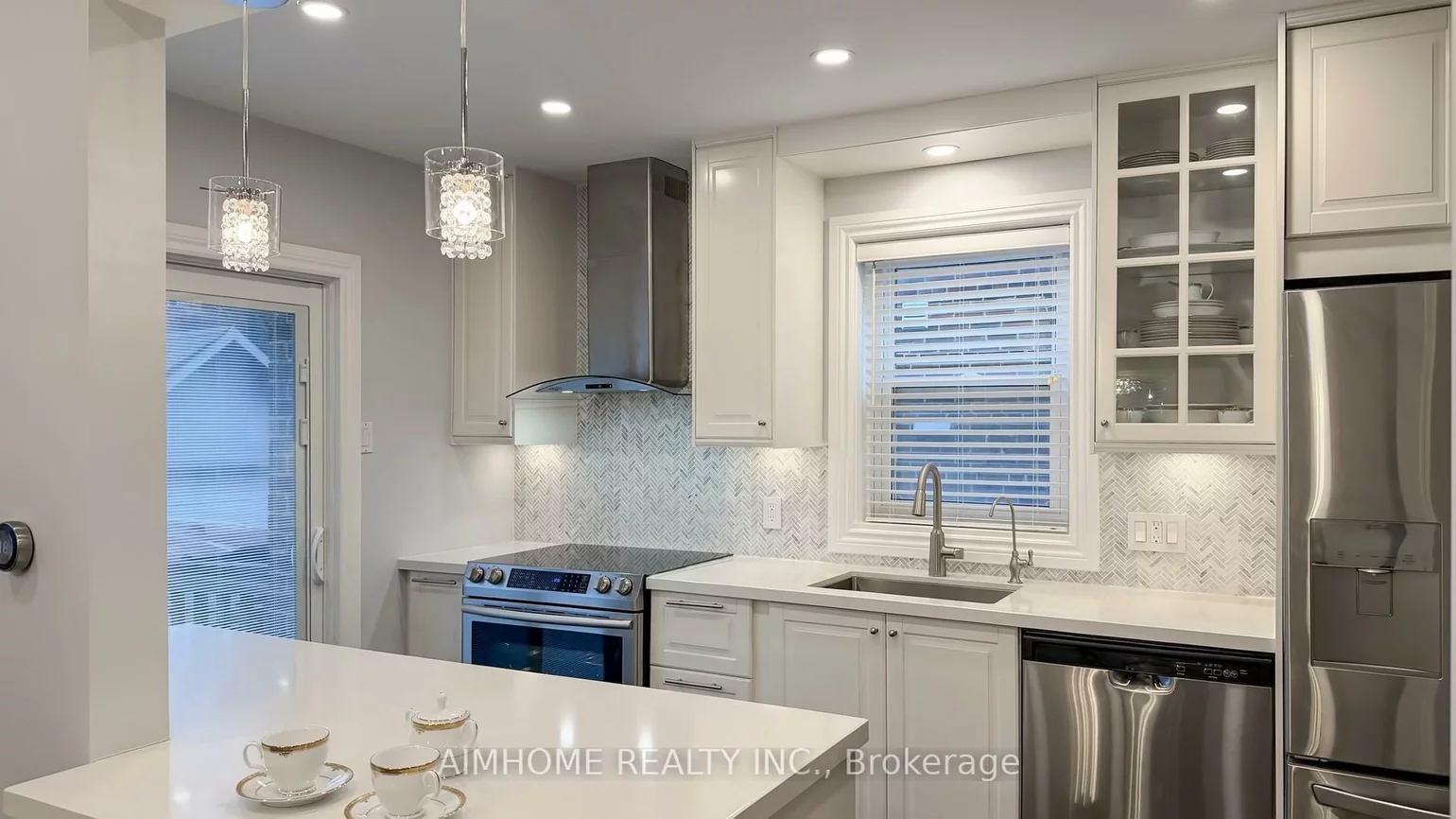 39, Brentcliffe, Leaside, Toronto