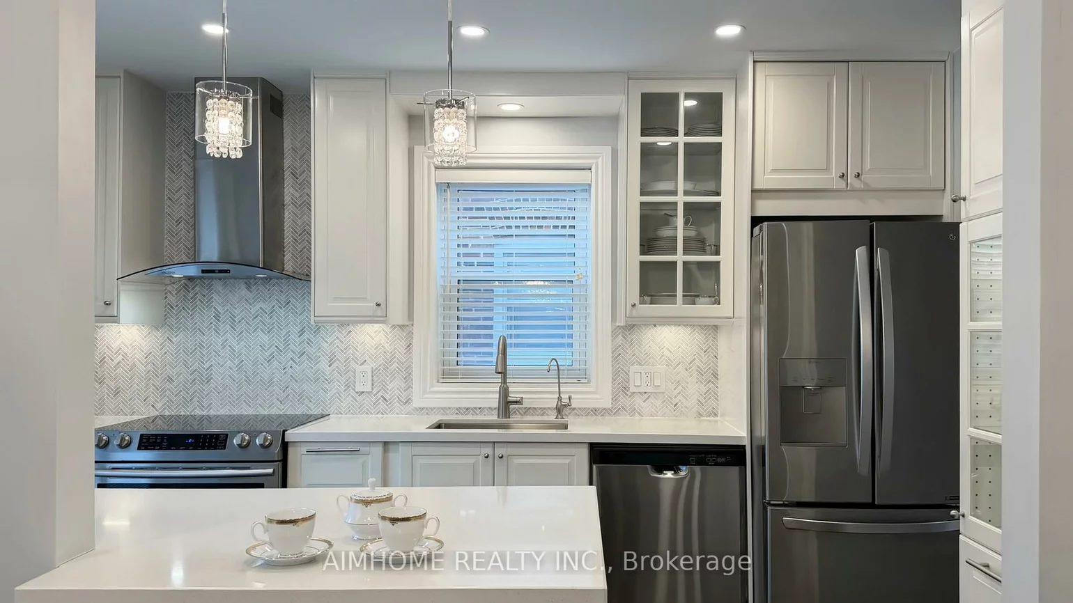 39, Brentcliffe, Leaside, Toronto