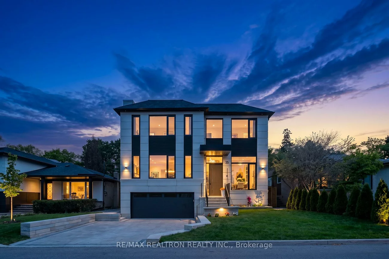 35, Foxwarren, Bayview Village, Toronto