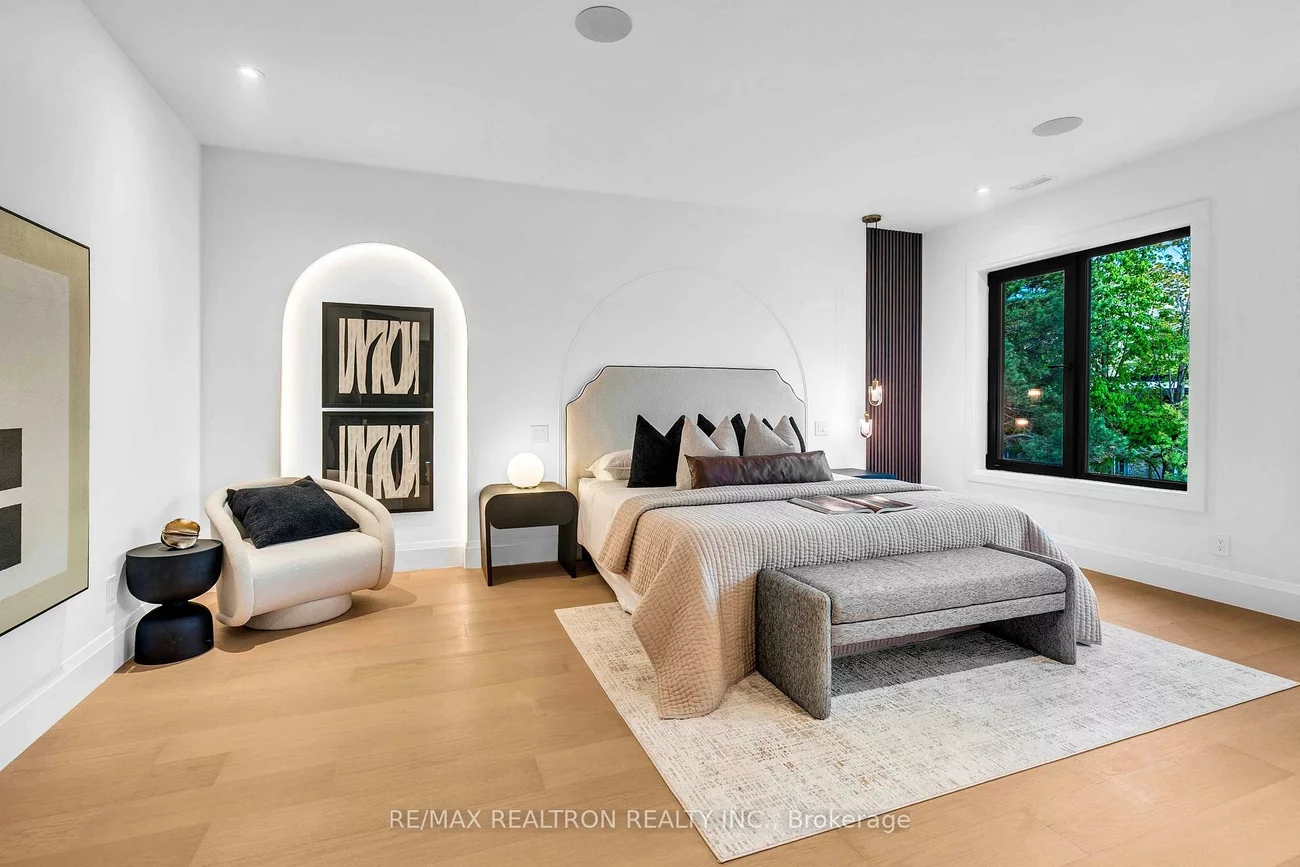 35, Foxwarren, Bayview Village, Toronto