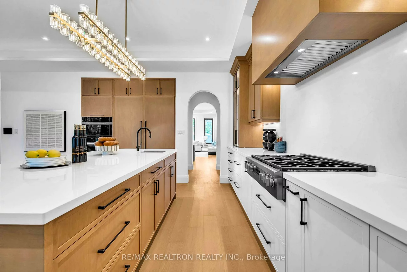 35, Foxwarren, Bayview Village, Toronto