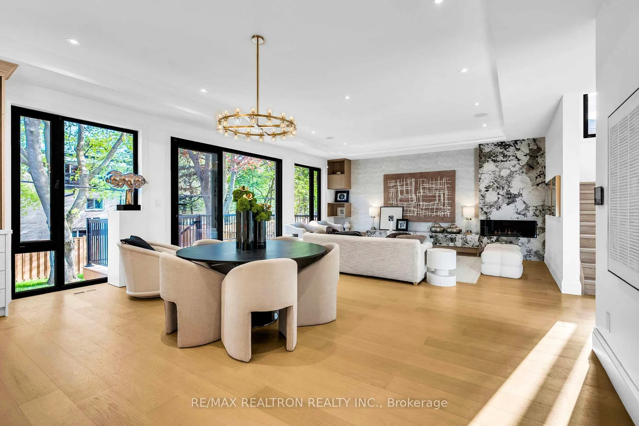 35, Foxwarren, Bayview Village, Toronto