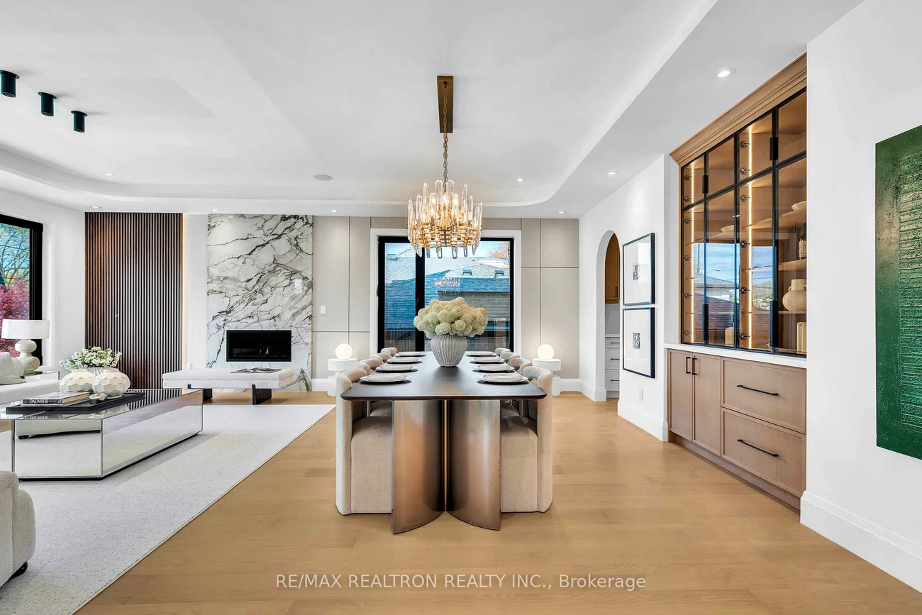 35, Foxwarren, Bayview Village, Toronto