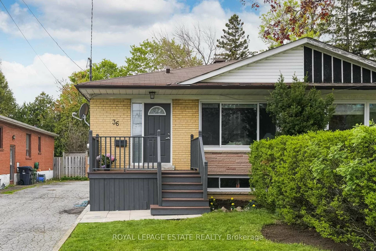 36, Linelle, Lansing-Westgate, Toronto