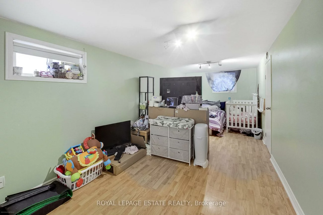 36, Linelle, Lansing-Westgate, Toronto