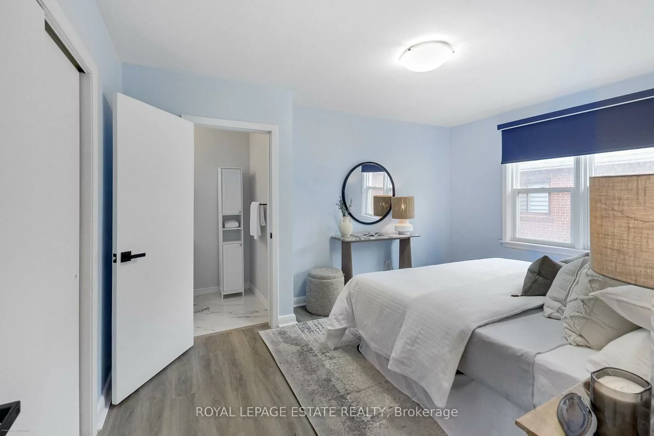 36, Linelle, Lansing-Westgate, Toronto