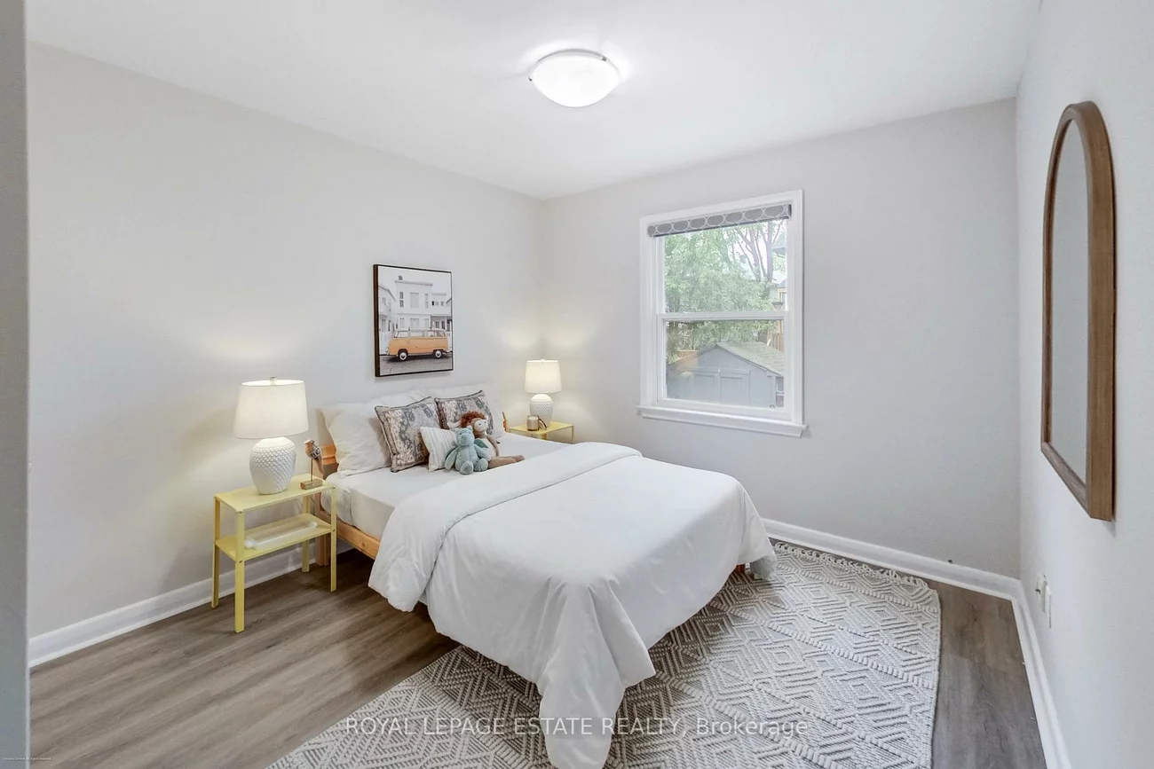 36, Linelle, Lansing-Westgate, Toronto