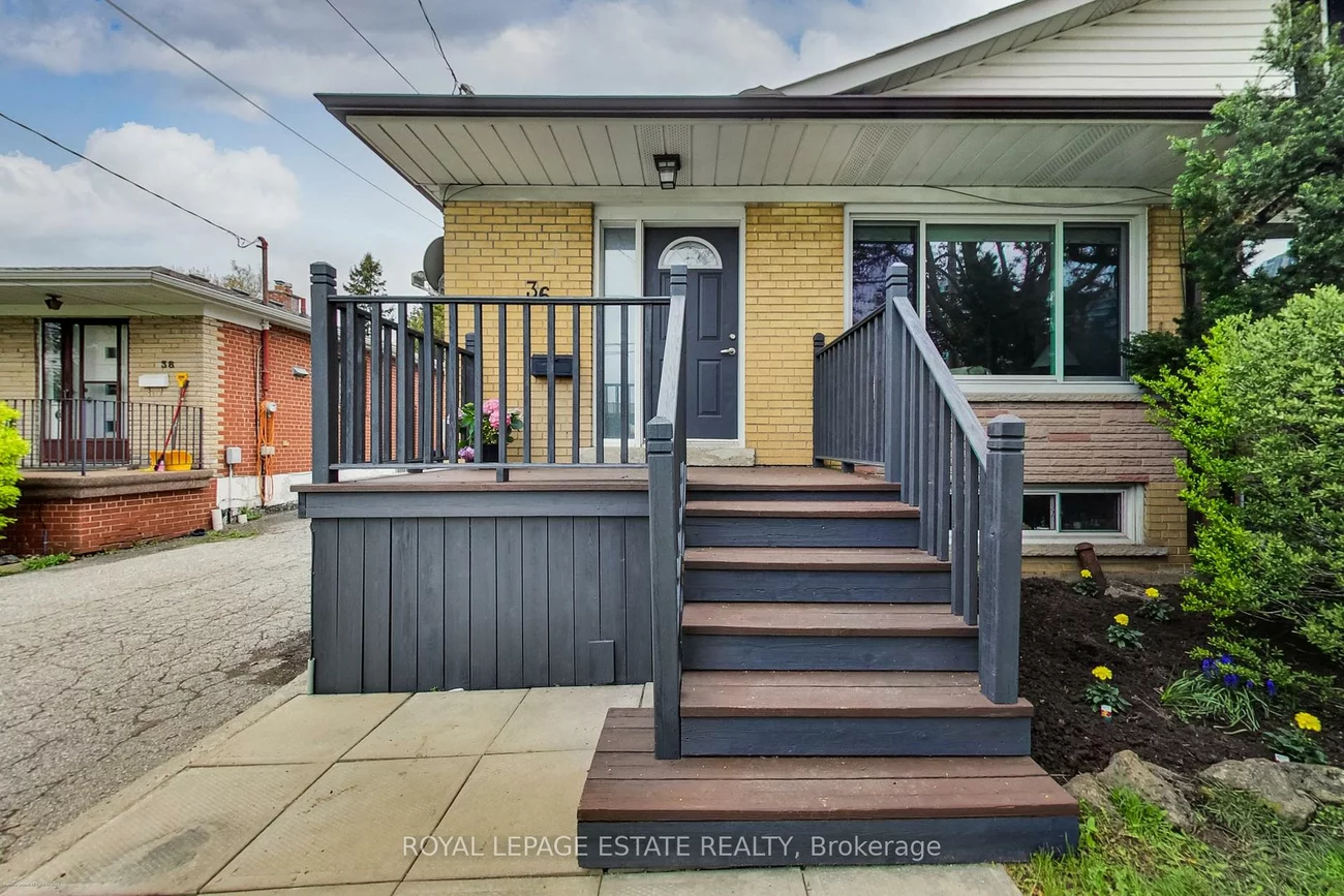 36, Linelle, Lansing-Westgate, Toronto
