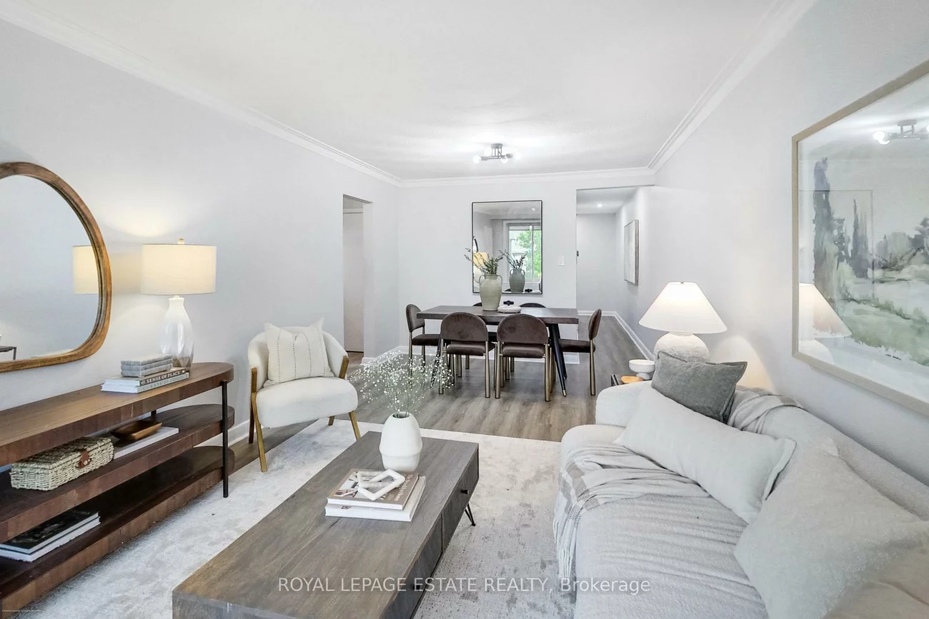 36, Linelle, Lansing-Westgate, Toronto