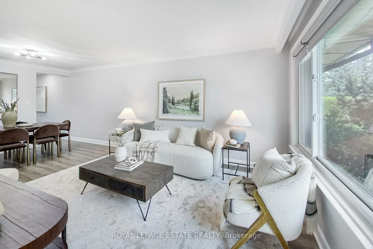 36, Linelle, Lansing-Westgate, Toronto