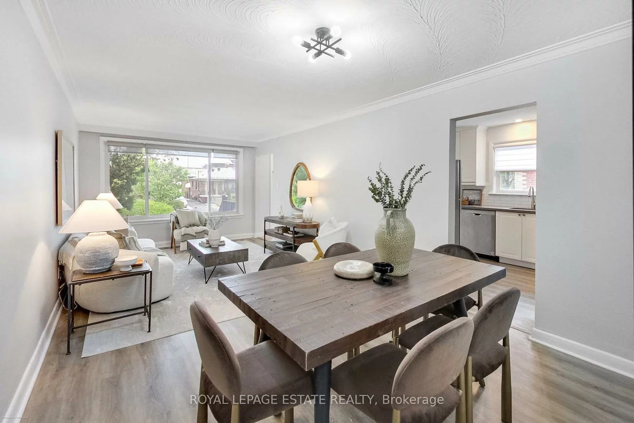 36, Linelle, Lansing-Westgate, Toronto
