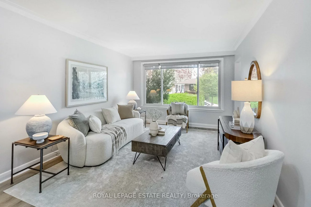 36, Linelle, Lansing-Westgate, Toronto