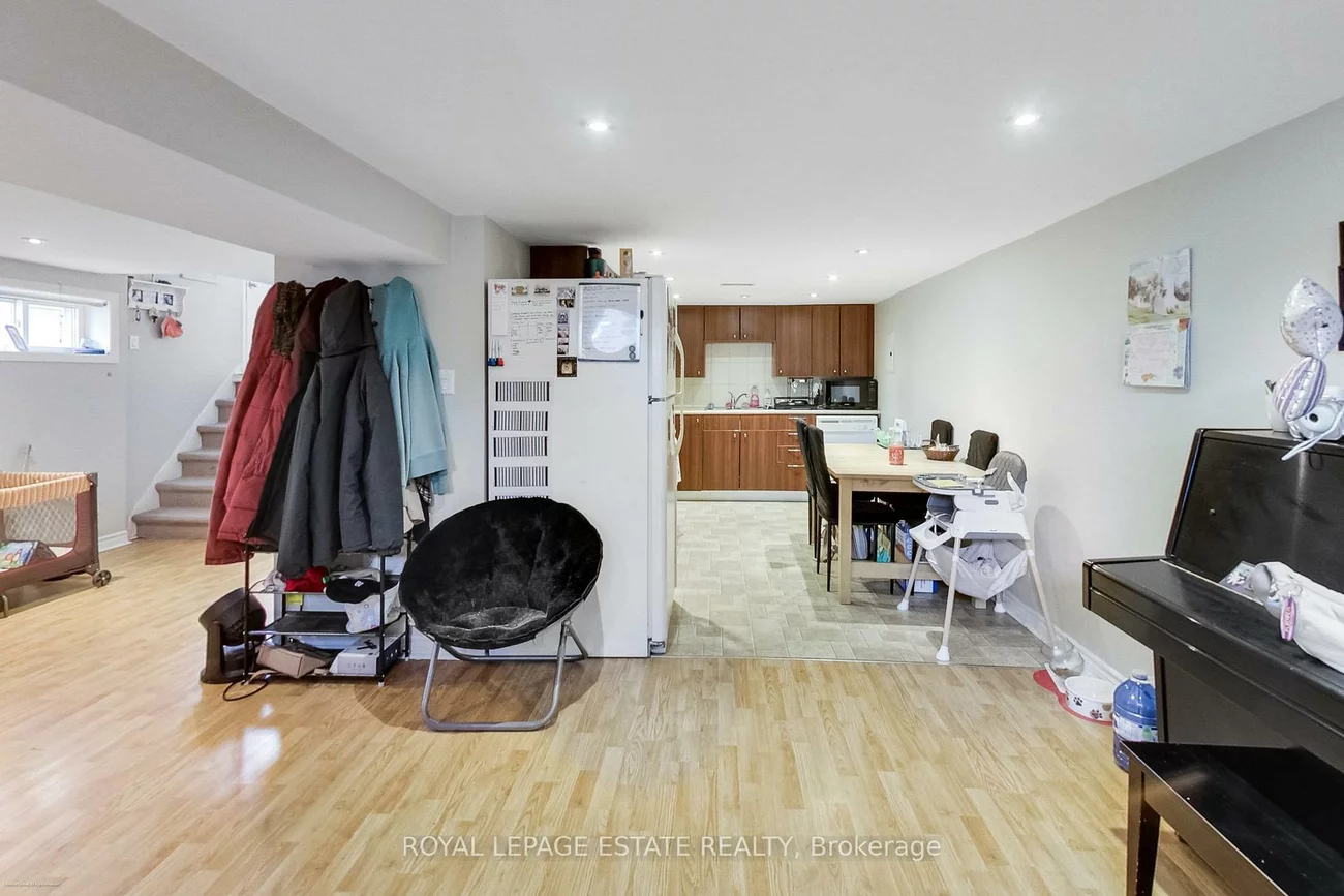 36, Linelle, Lansing-Westgate, Toronto