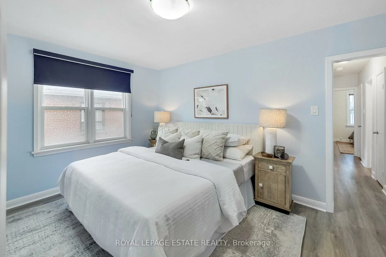 36, Linelle, Lansing-Westgate, Toronto