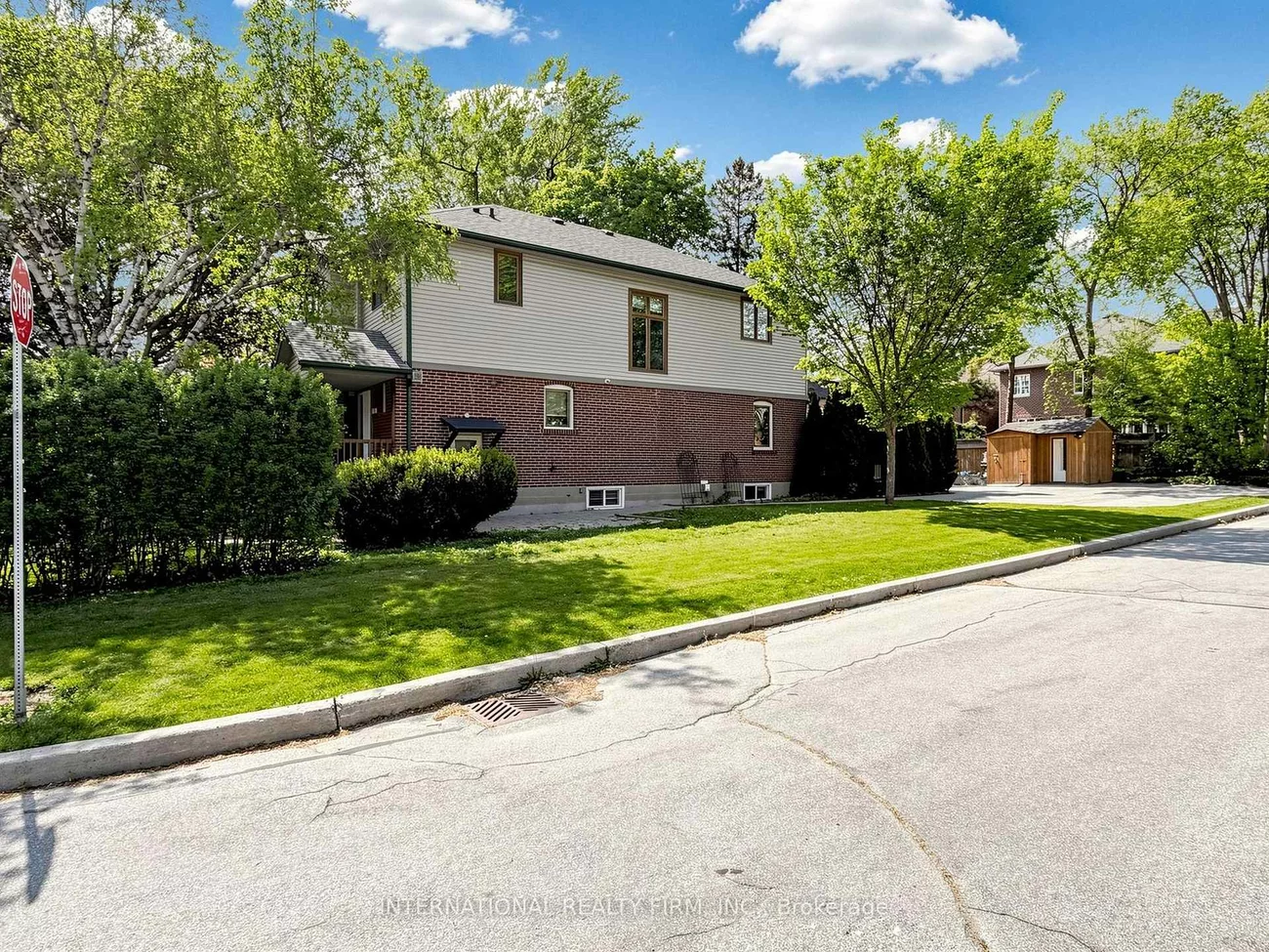 200, Burndale, Lansing-Westgate, Toronto