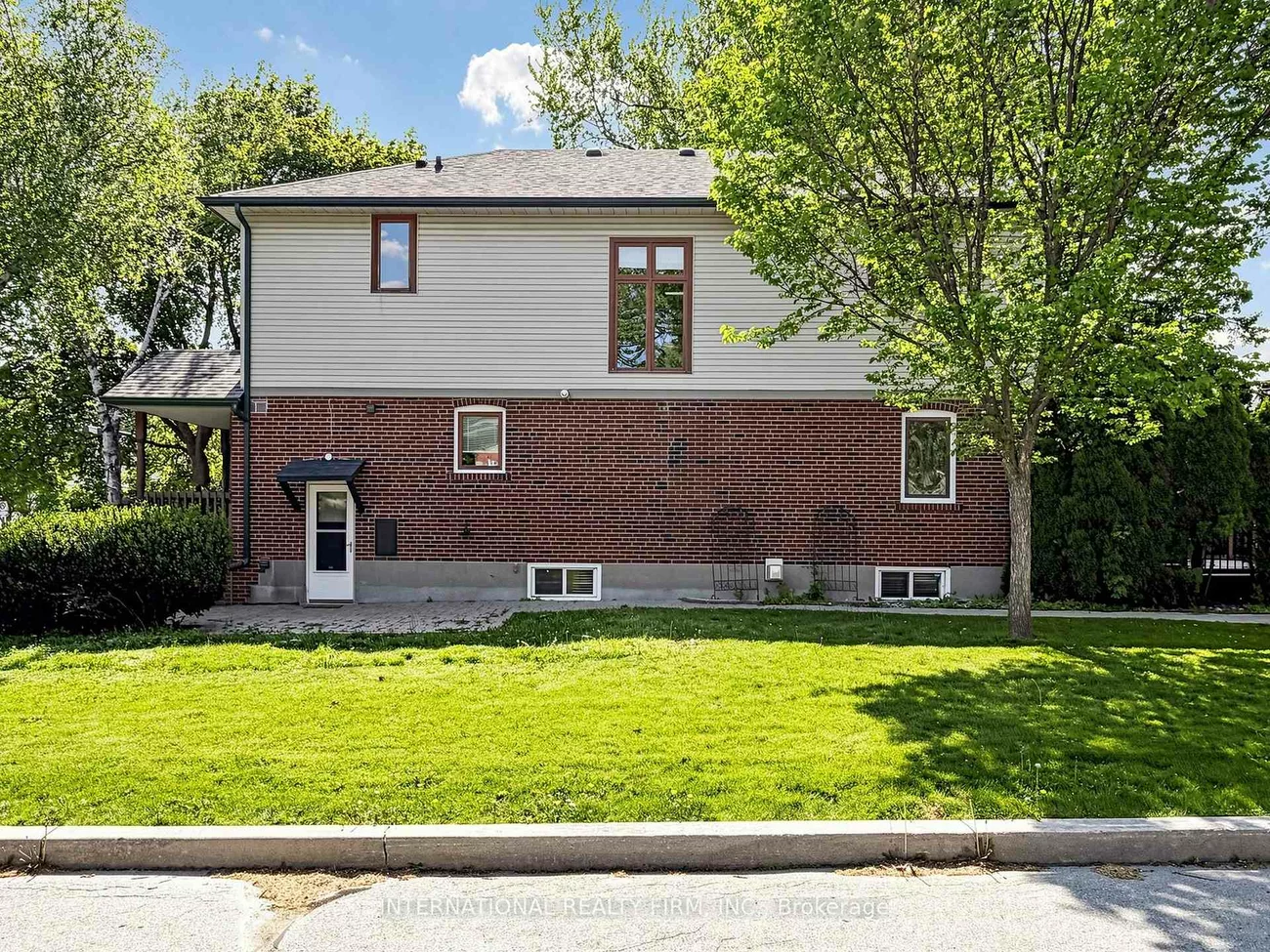 200, Burndale, Lansing-Westgate, Toronto