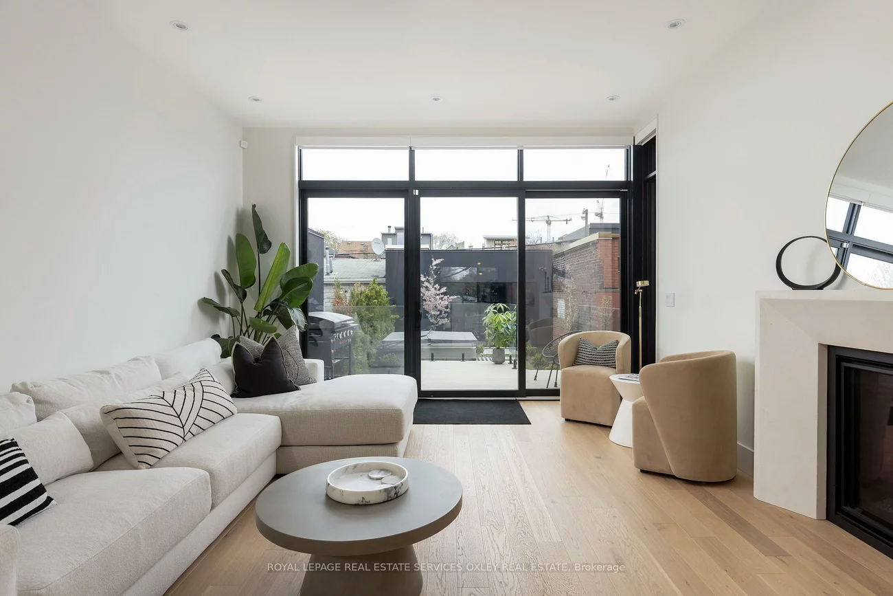 305, Manning, Trinity-Bellwoods, Toronto