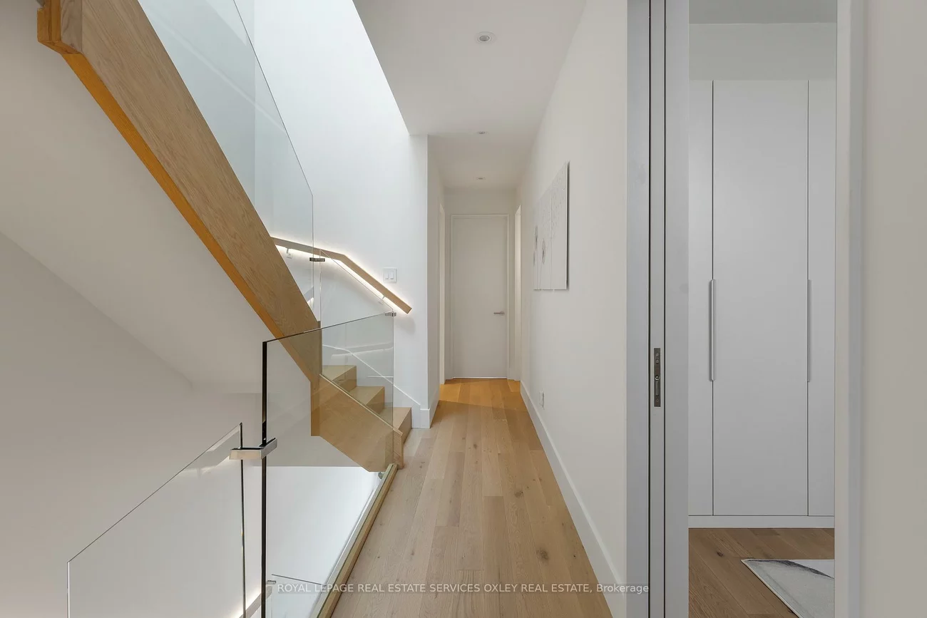 305, Manning, Trinity-Bellwoods, Toronto
