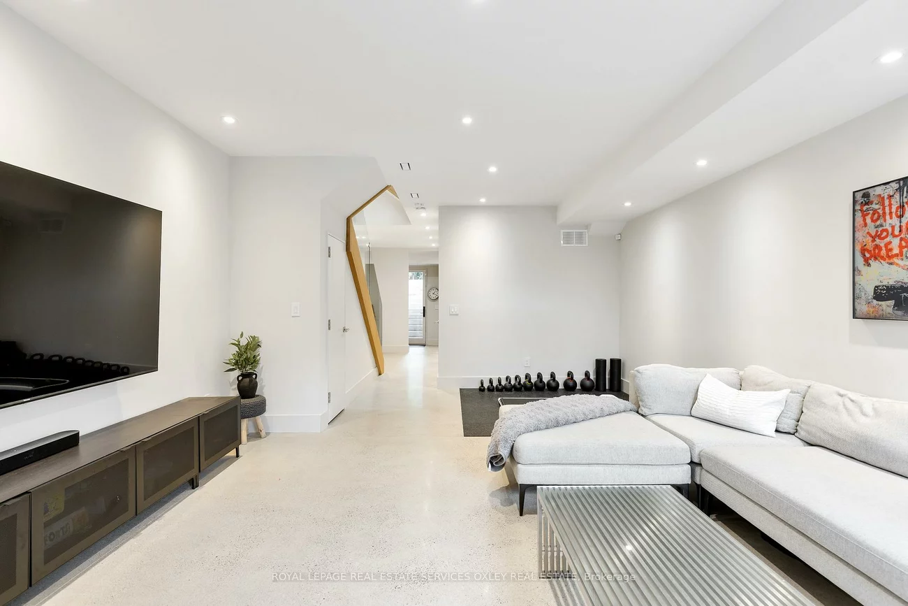 305, Manning, Trinity-Bellwoods, Toronto
