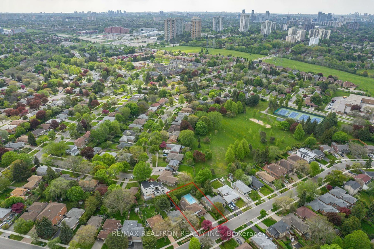 85, Clansman, Hillcrest Village, Toronto