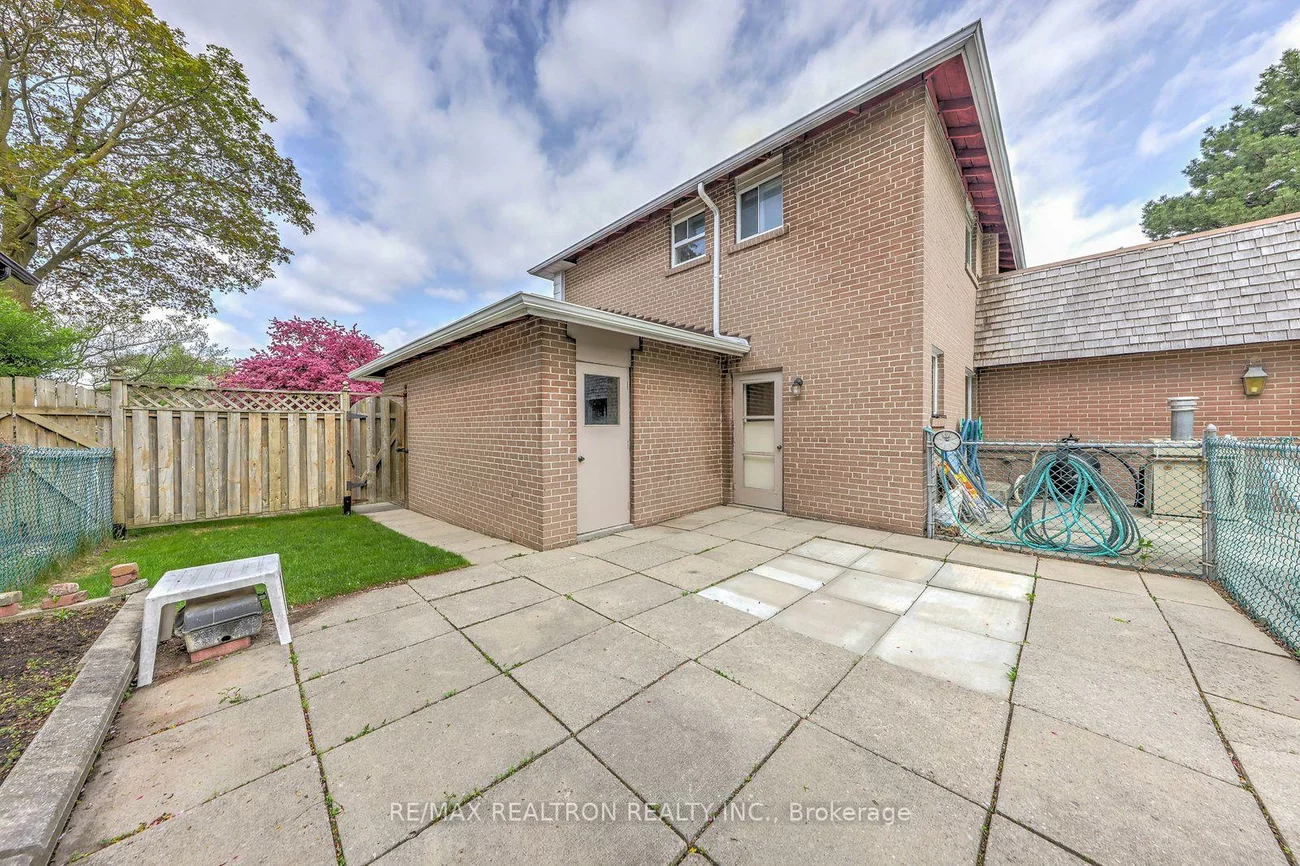85, Clansman, Hillcrest Village, Toronto