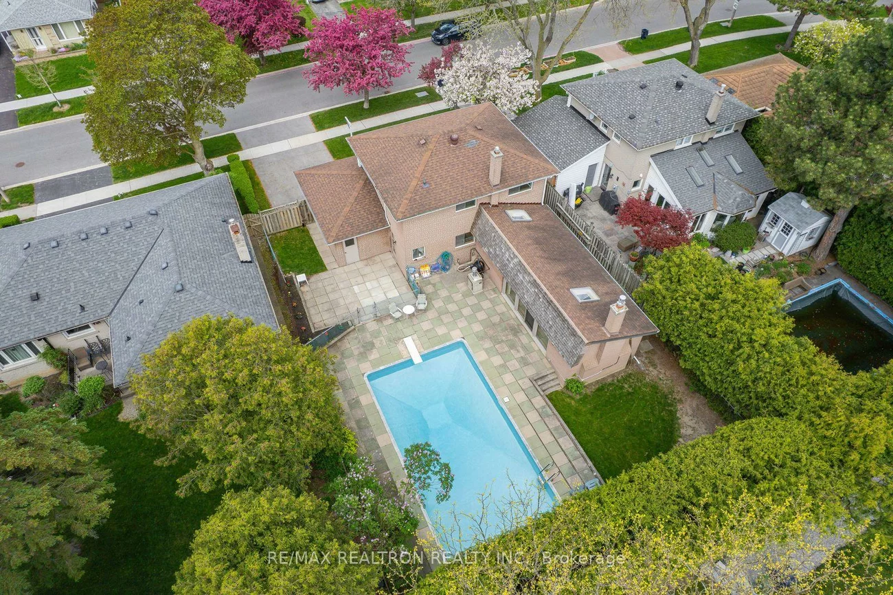 85, Clansman, Hillcrest Village, Toronto