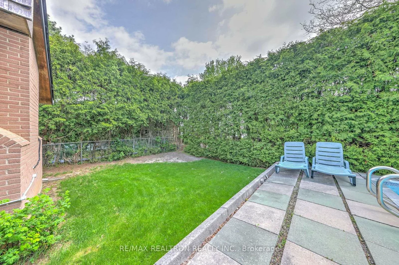 85, Clansman, Hillcrest Village, Toronto