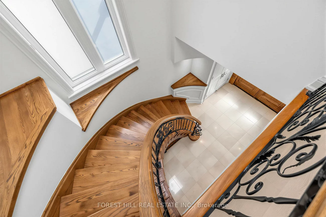 131, Estelle, Willowdale East, Toronto