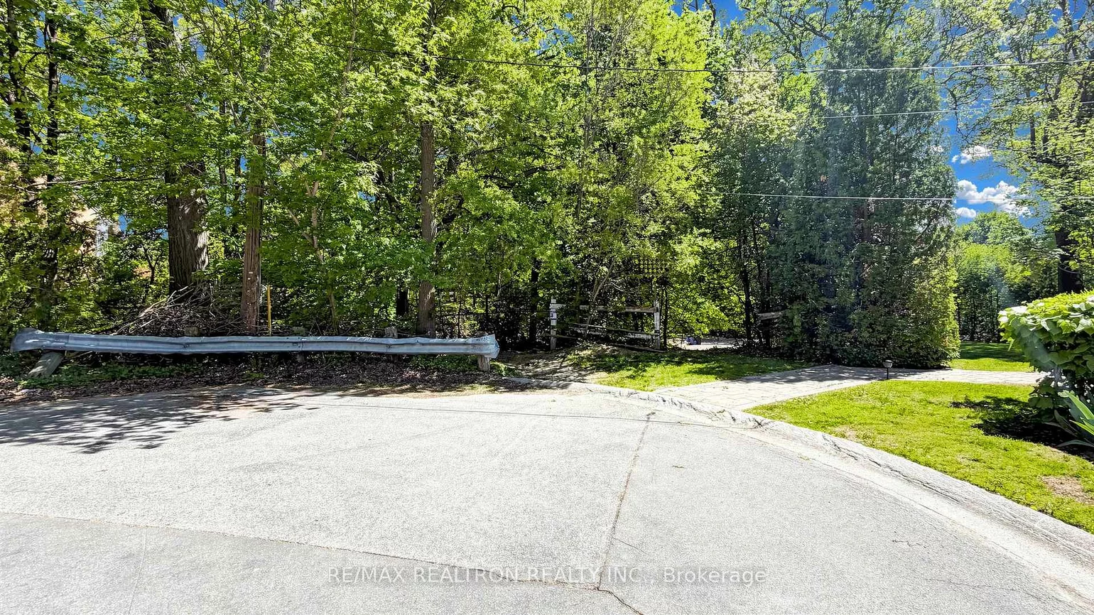 239, Sandringham, Lansing-Westgate, Toronto