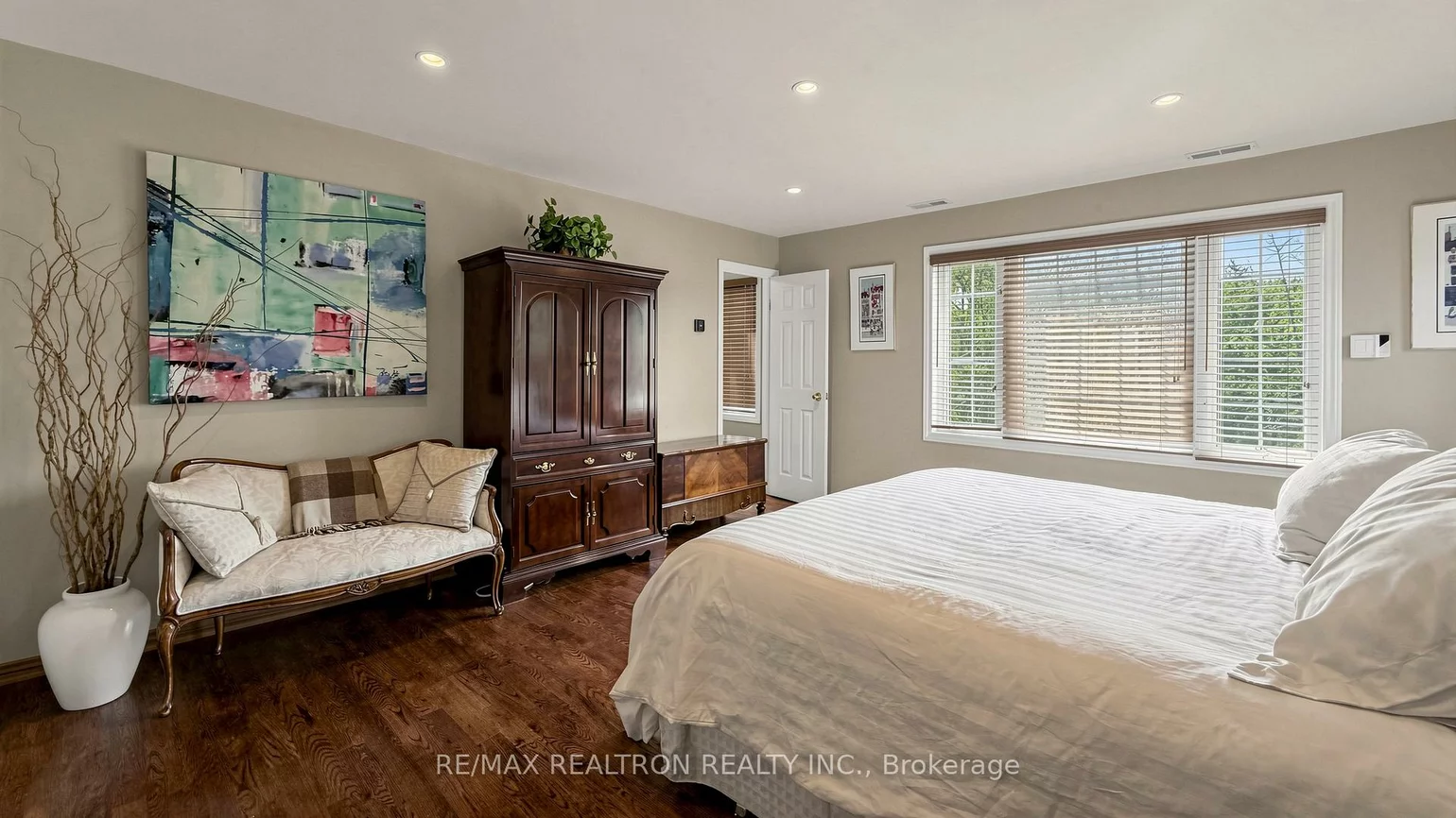 239, Sandringham, Lansing-Westgate, Toronto