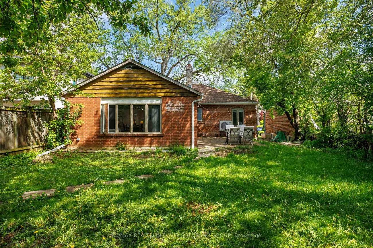 35, Almore, Clanton Park, Toronto