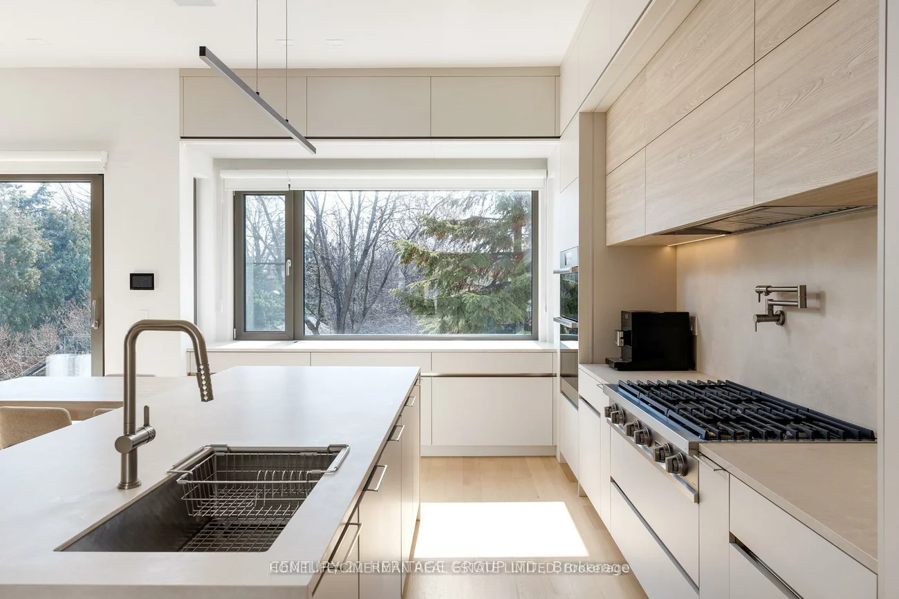 21, Farrell, Willowdale West, Toronto