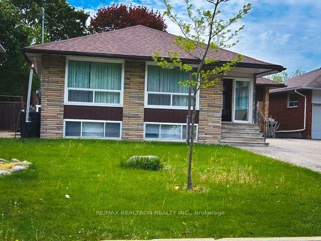 97, Overbrook, Bathurst Manor, Toronto